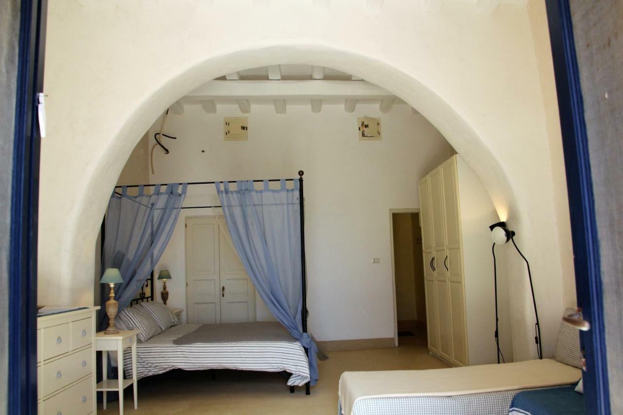 Alicudi Giardino Dei Carrubi- Al Gradino 365 Bed & Breakfast Екстериор снимка