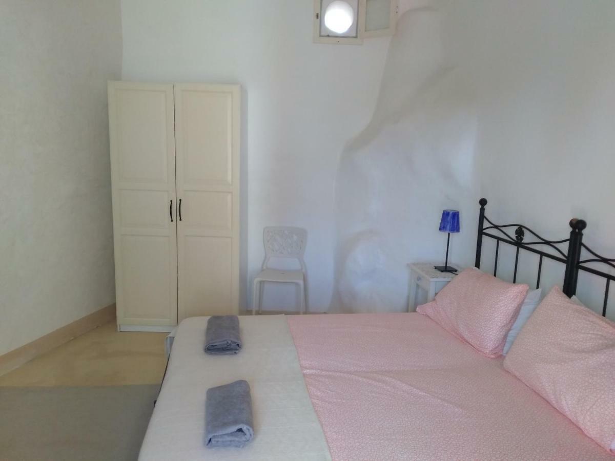 Alicudi Giardino Dei Carrubi- Al Gradino 365 Bed & Breakfast Екстериор снимка
